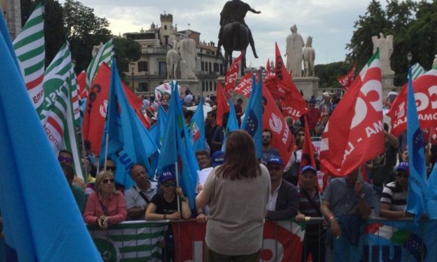 Comune paghi stipendi a lavoratrici e lavoratori di Roma Metropolitane. E poi rilanci la partecipata