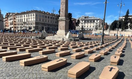 #ZeroMortiSulLavoro. Il nostro flash mob a Piazza del Popolo